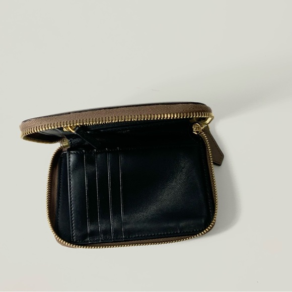 FENDI Bifold Wallet Visor
Way Leather Brown Women's
8M0401-6GM - Picture 9 of 16